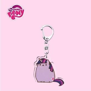 Twilight hairball keychain
